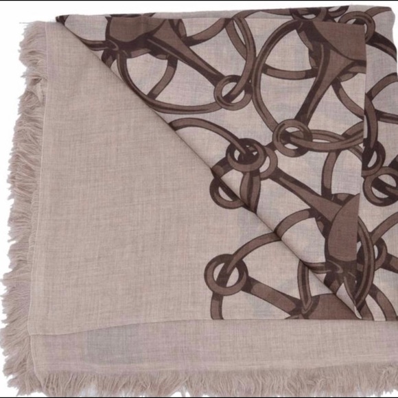 GUCCI lightweight wool scarf - Picture 2 of 6